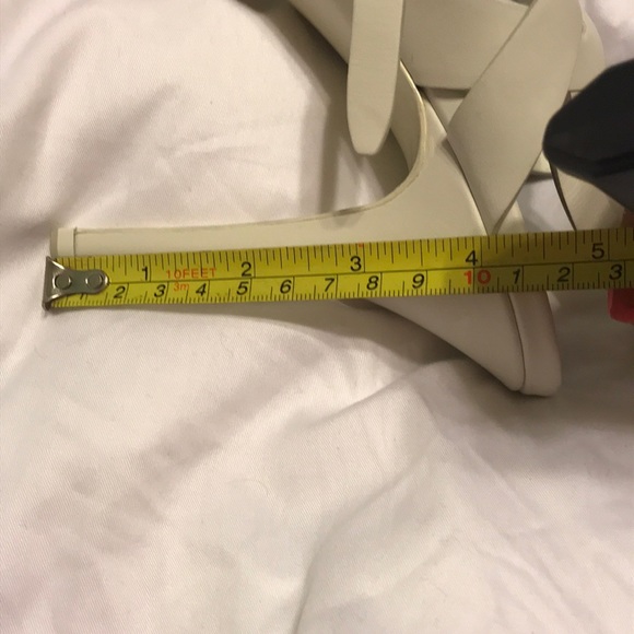 YSL Yves Saint Laurent White leather Tribute Heels - Picture 4 of 6